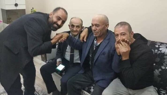 Kılıçdaroğlu’na saldıran Sarıgün’ün elini öptüler: Utanç tablosu…