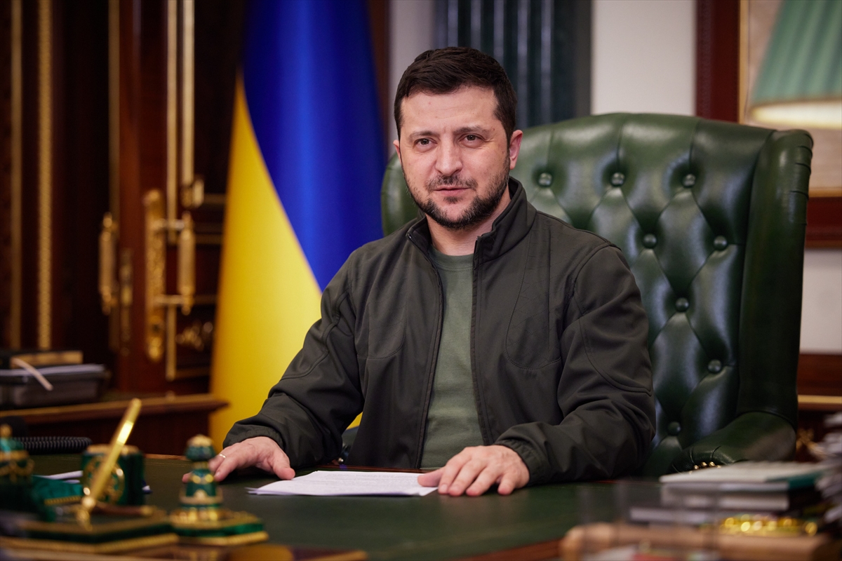 Zelenskiy: “İşgalcilere katılmaya çalışacak herkesi uyarıyorum, bu hayatınızın en kötü kararı olacak”