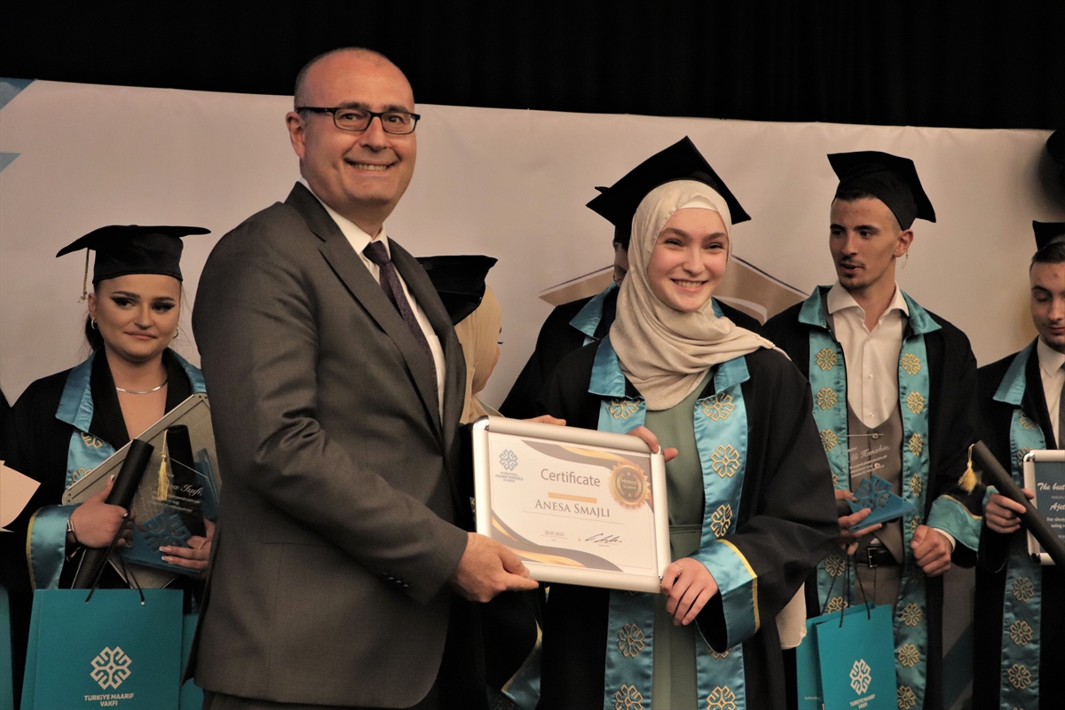 Kosova Uluslararası Maarif Okulları'nda mezuniyet töreni düzenlendi