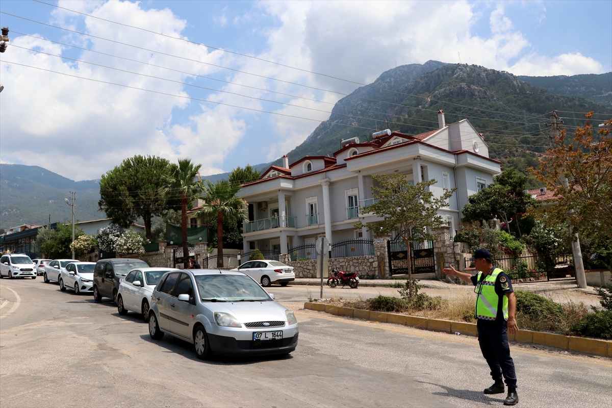 Muğla'nın turistik ilçelerinde bayram trafiği yoğunluğu yaşanıyor