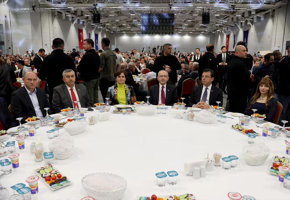 CHP Genel Başkanı Kılıçdaroğlu, ulaşım esnafıyla İstanbul'daki iftarda buluştu: