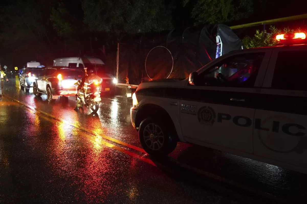 Kolombiya'da köprünün çökmesi sonucu 2 polis hayatını kaybetti