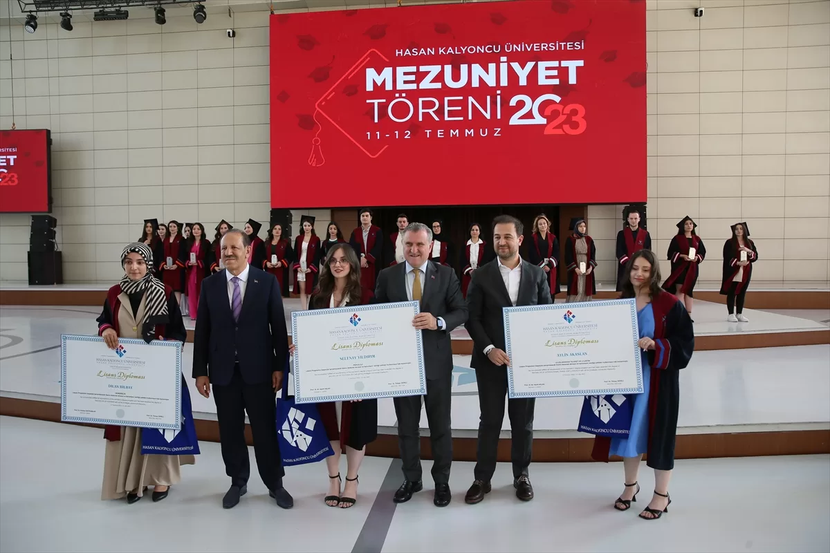 Gençlik ve Spor Bakanı Bak, Hasan Kalyoncu Üniversitesi mezuniyet töreninde konuştu: