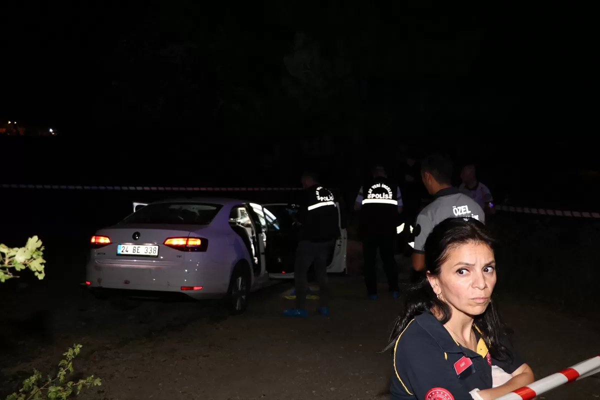 Erzurum'da trafik kazasında kardeşlerden biri öldü, diğeri ağır yaralandı