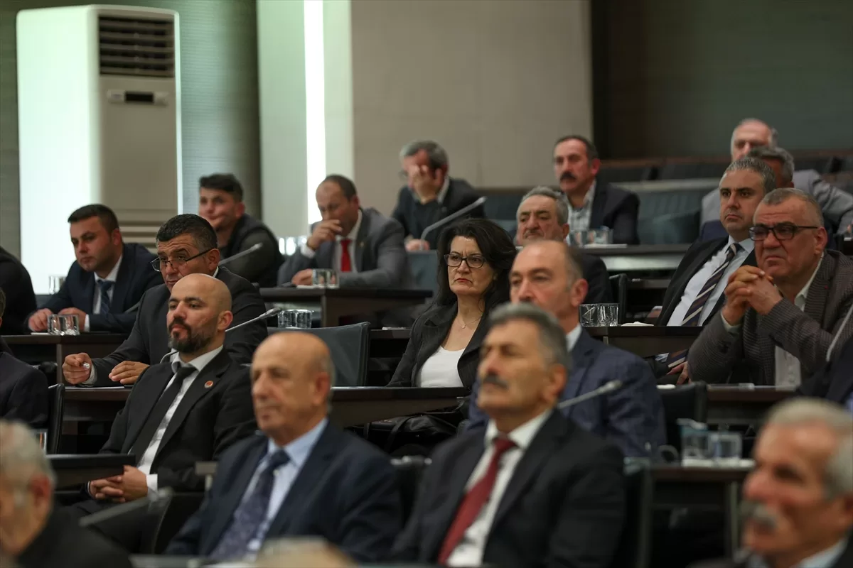 CHP Genel Başkanı Özel, partisinin Tokat'tan gelen yöneticileriyle görüştü