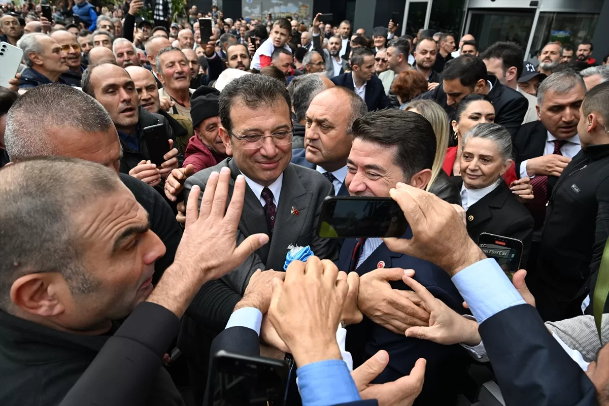 İBB Başkanı İmamoğlu, memleketi Trabzon'da ziyaretlerde bulundu