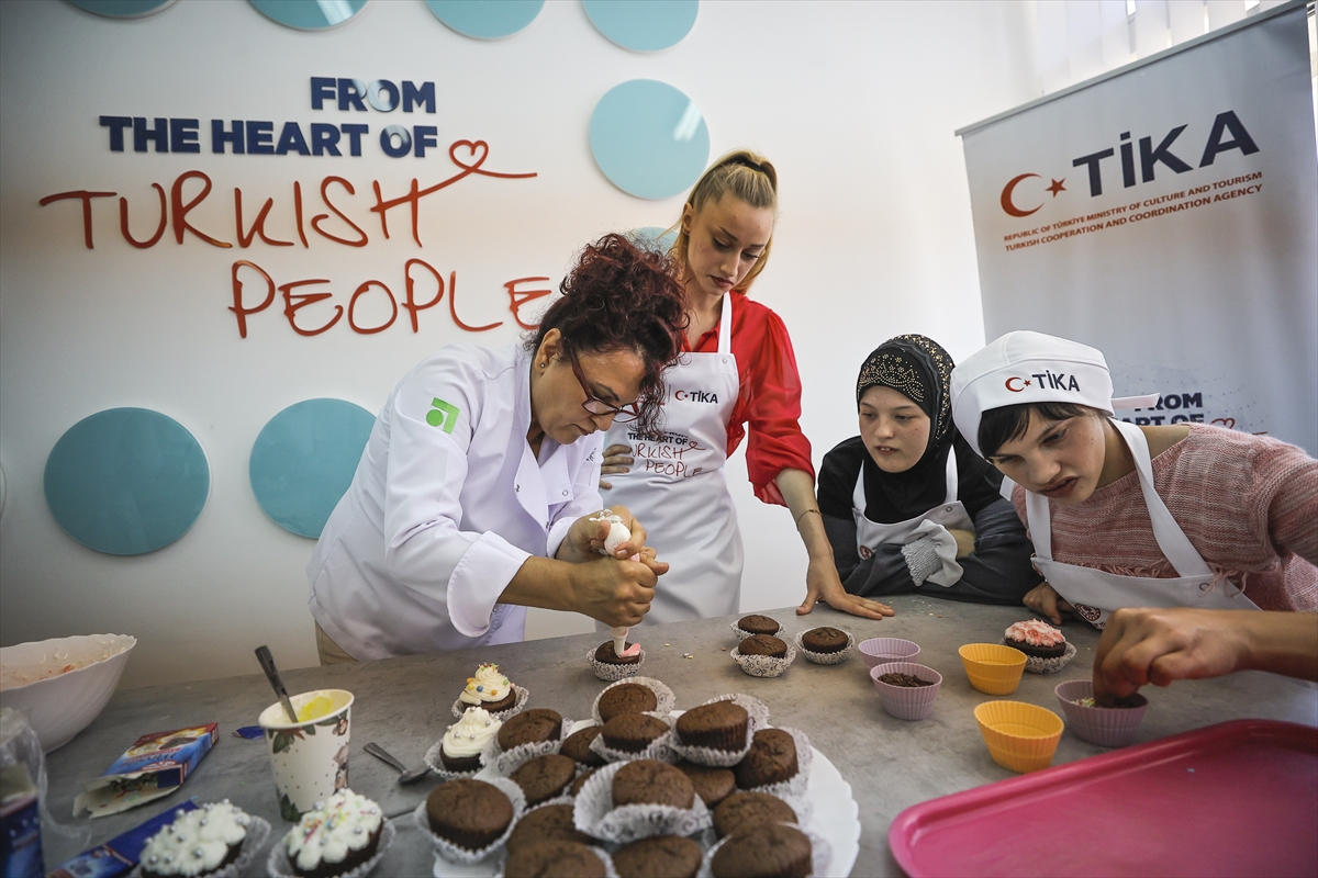 Bosna Hersek'te “Türk Mutfağı Haftası” kapsamında özel gereksinimli öğrencilere eğitim verildi