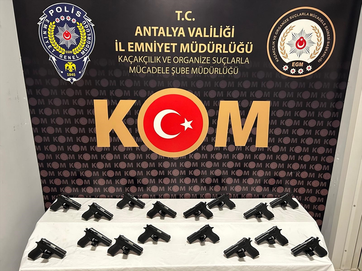 Antalya'da silah kaçakçılığı yapan bir kişi tutuklandı