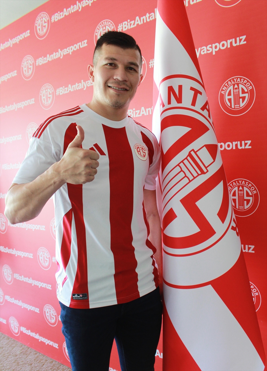 Antalyaspor, Paraguaylı forvet Samudio'yu transfer etti