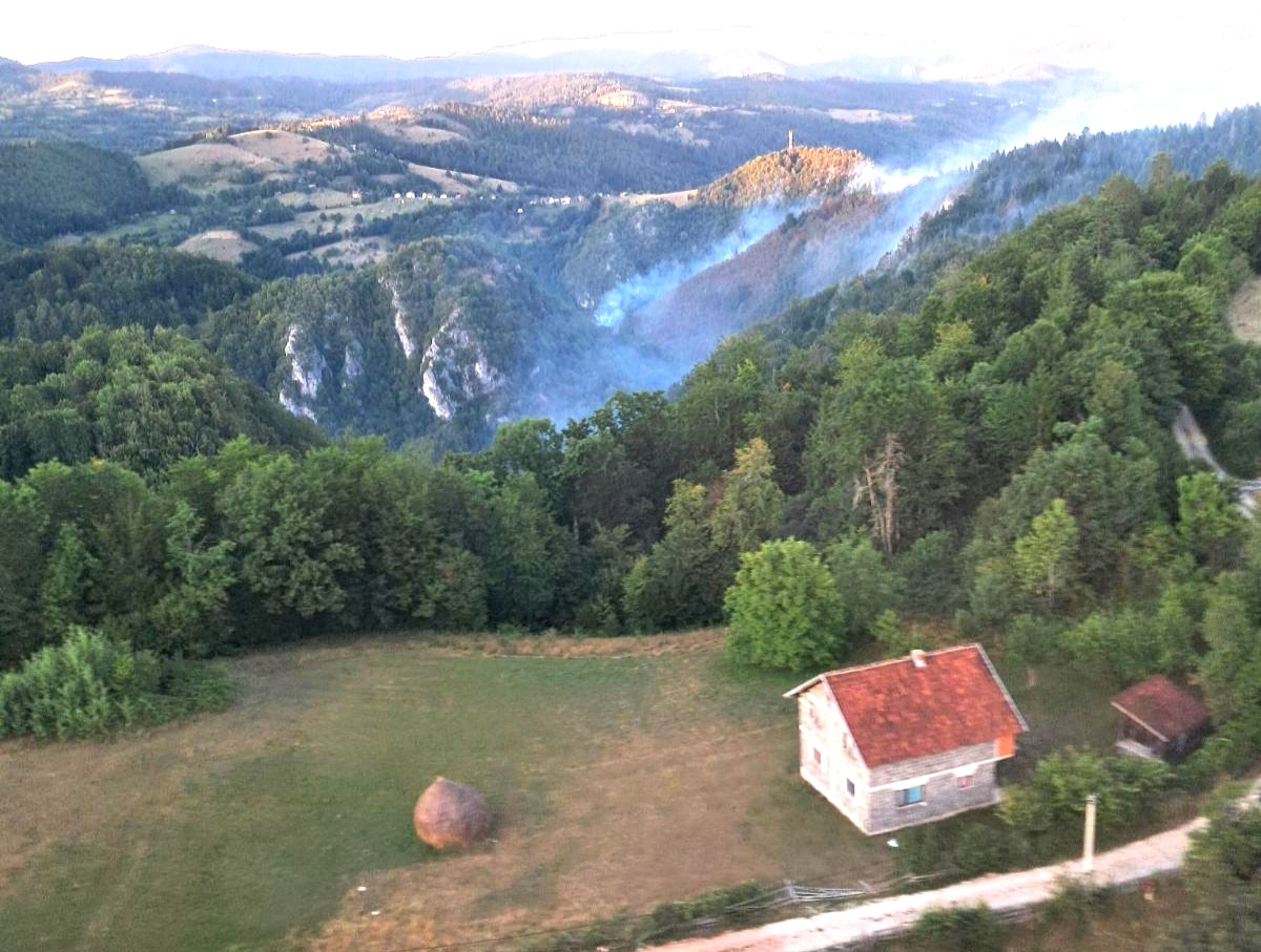 Bosna Hersek'teki orman yangını söndürüldü
