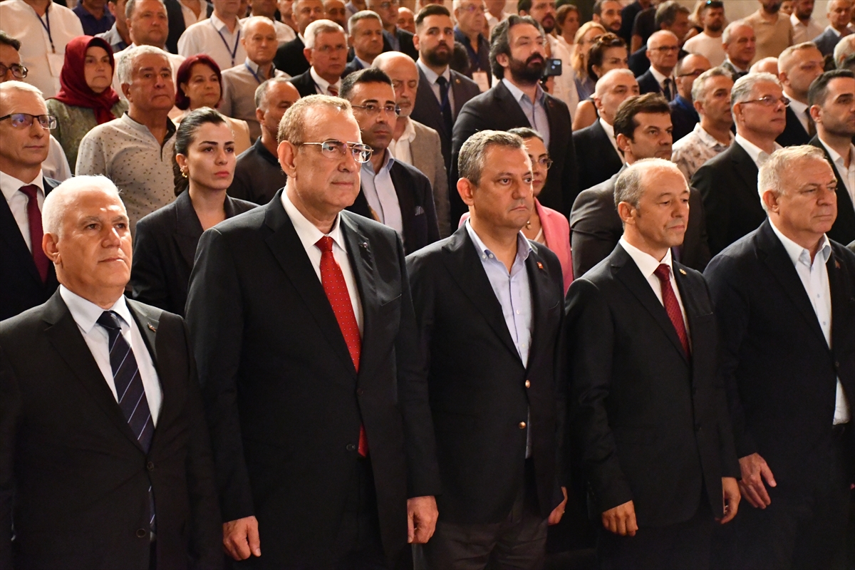 CHP Genel Başkanı Özel, Balkan Rumeli Türkleri Konfederasyonu Genel Kurulunda konuştu: