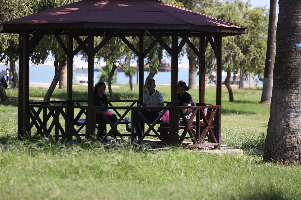 Adana, Mersin ve Osmaniye'de sıcak havanın etkisi sürüyor
