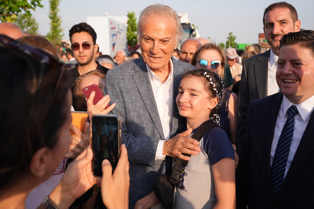 İBB Başkanı İmamoğlu, Anadolu Yakası'nda toplu açılış törenine katıldı