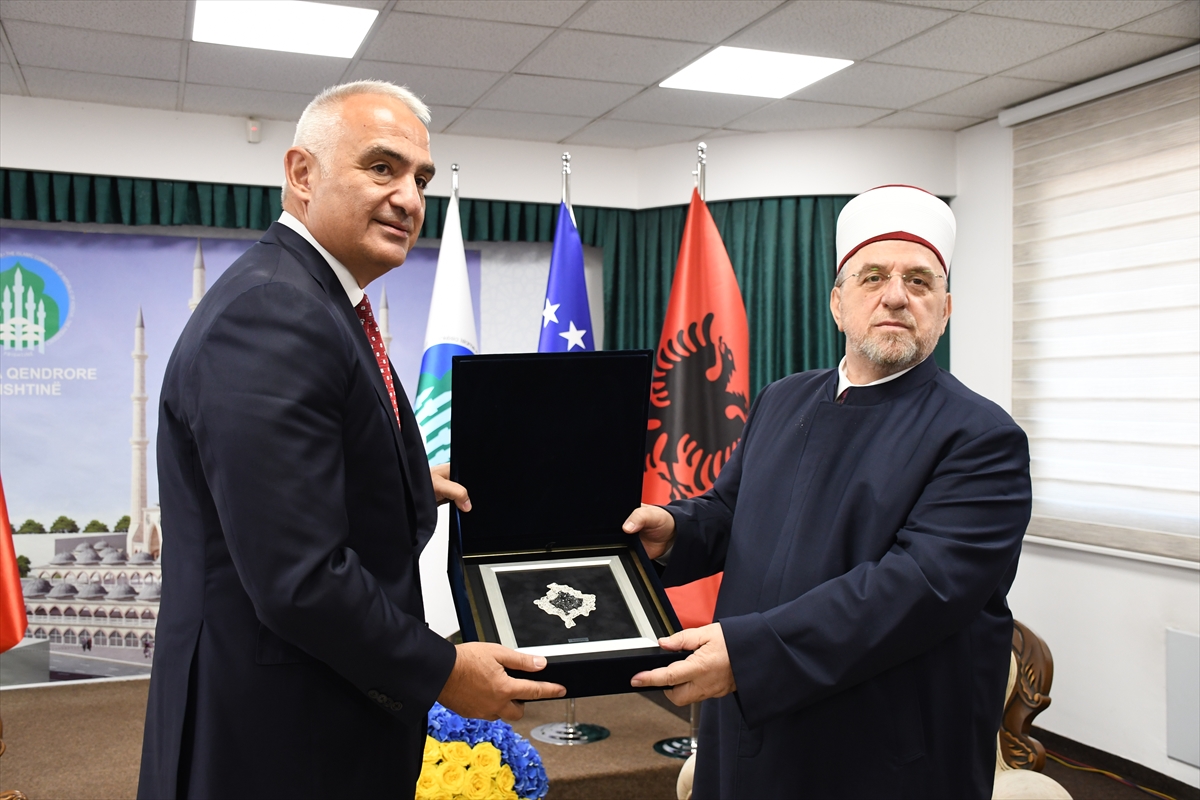 Kültür ve Turizm Bakanı Ersoy, Kosova'da temaslarda bulundu
