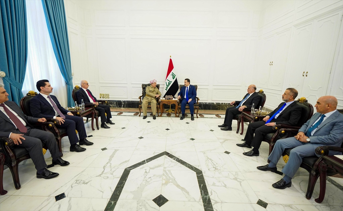 Mesud Barzani 6 yıl aradan sonra gittiği Bağdat'ta Başbakan Sudani ile görüştü