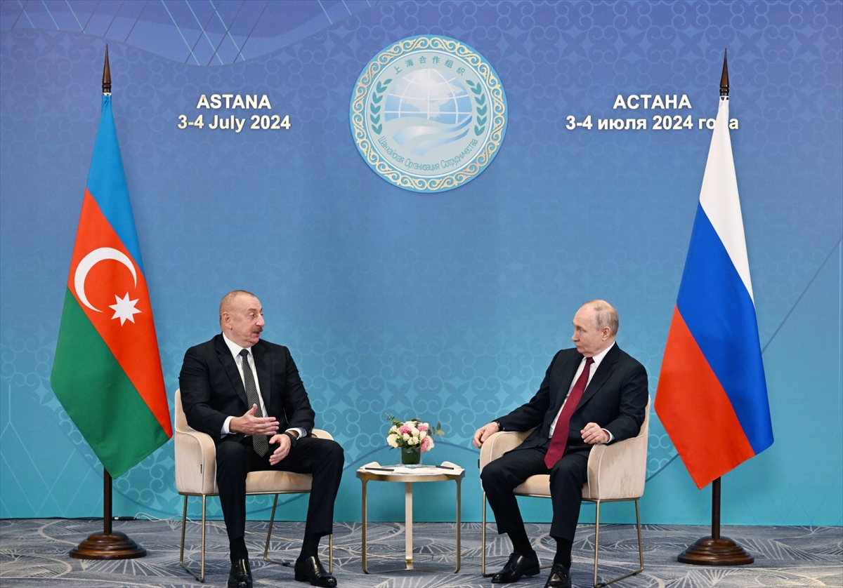 Rusya Devlet Başkanı Putin ile Azerbaycan Cumhurbaşkanı Aliyev Kazakistan'da görüştü