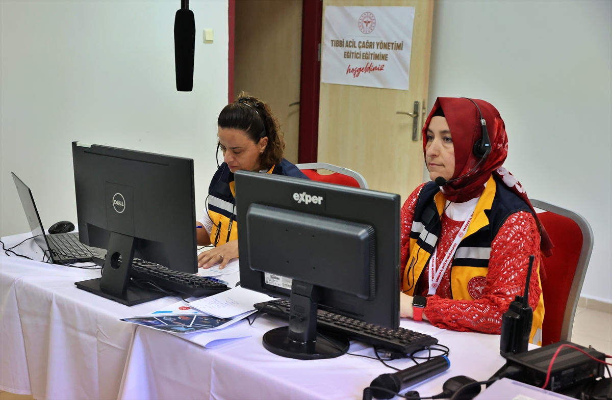 Samsun'da “Tıbbi Acil Çağrı Yönetimi Eğitici Eğitimi” düzenlendi