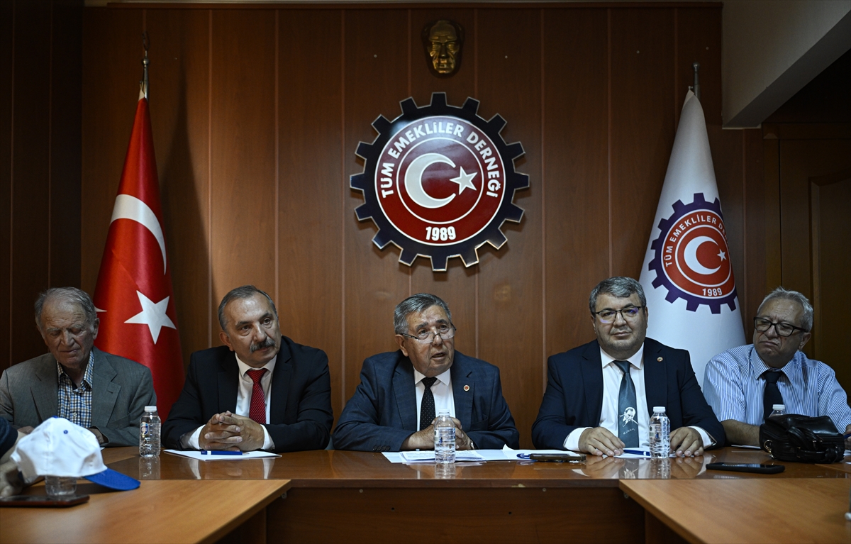 Türkiye Emekliler Platformu Dönem Sözcüsü Çalışkan, basın toplantısı düzenledi: