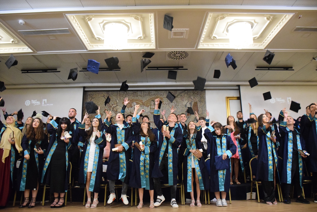 Türkiye Maarif Vakfının Arnavutluk'taki okulunda mezuniyet töreni düzenlendi