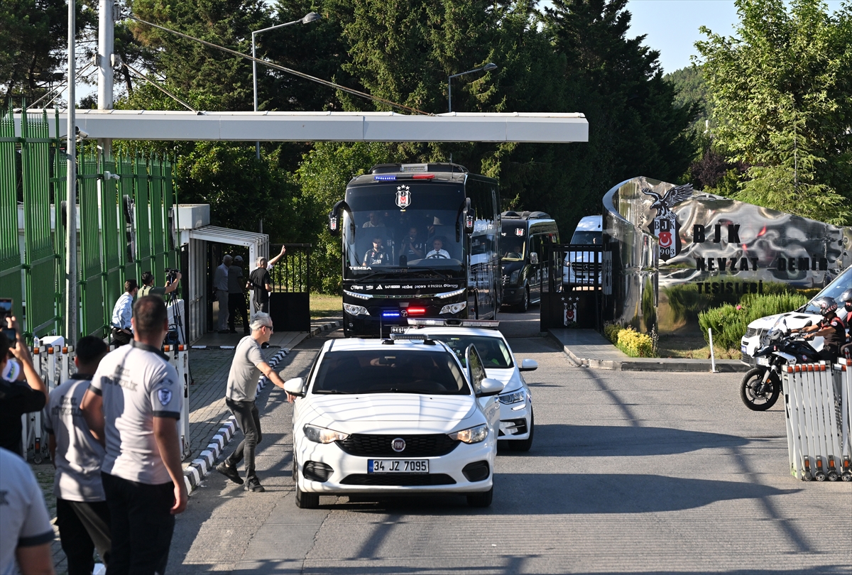 Beşiktaş, Turkcell Süper Kupa maçı için Atatürk Olimpiyat Stadı'na hareket etti