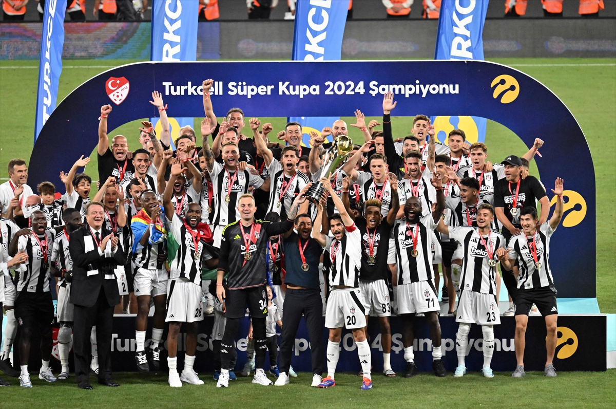 Beşiktaş, Turkcell Süper Kupa'yı aldı