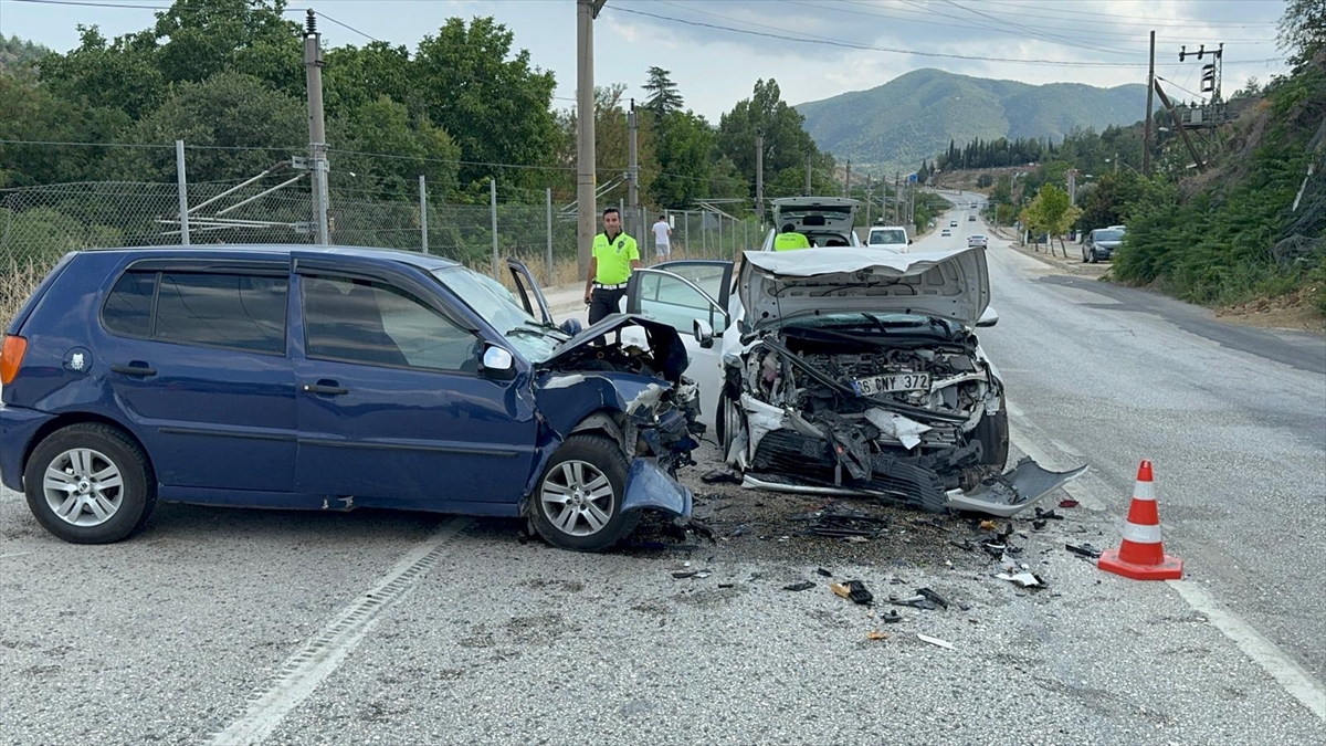 Bilecik'teki trafik kazasında 1 kişi öldü, 2 kişi yaralandı