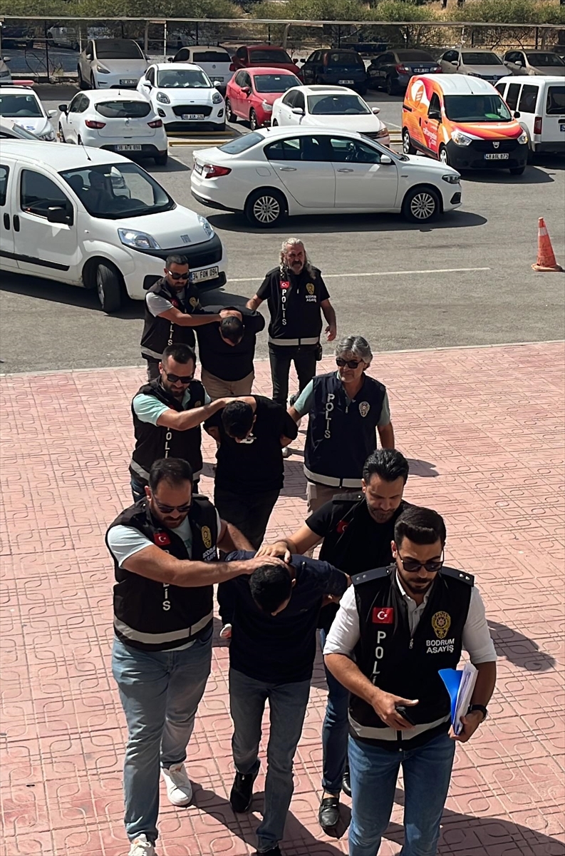 Bodrum'da 2 kişinin öldürülmesiyle ilgili 3 şüpheli daha tutuklandı