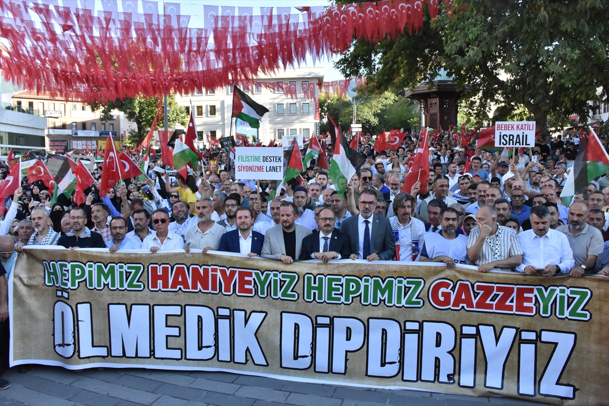 Bursa'da Hamas Siyasi Büro Başkanı Heniyye ve Gazze için yürüyüş düzenlendi