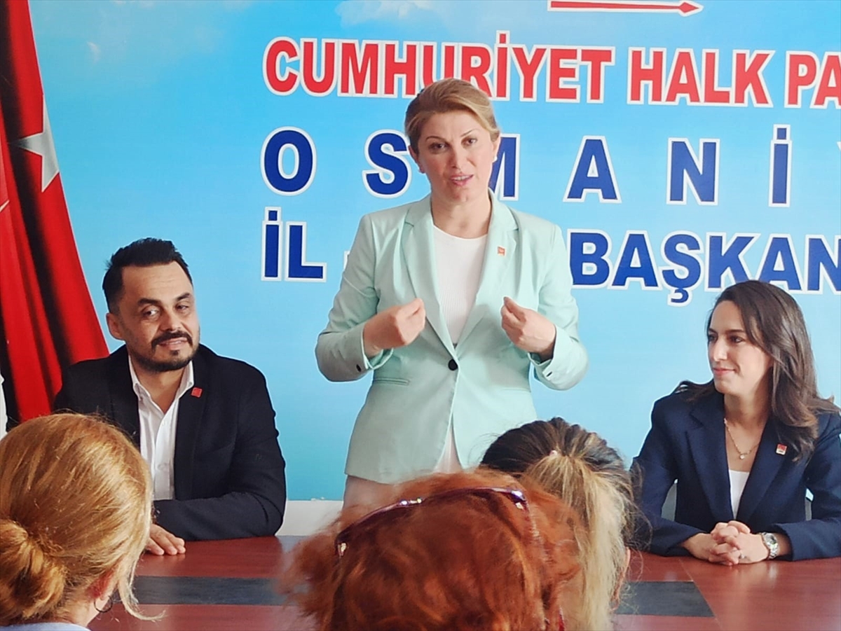 CHP Kadın Kolları Genel Başkanı Kaya, Osmaniye'de partililerle buluştu