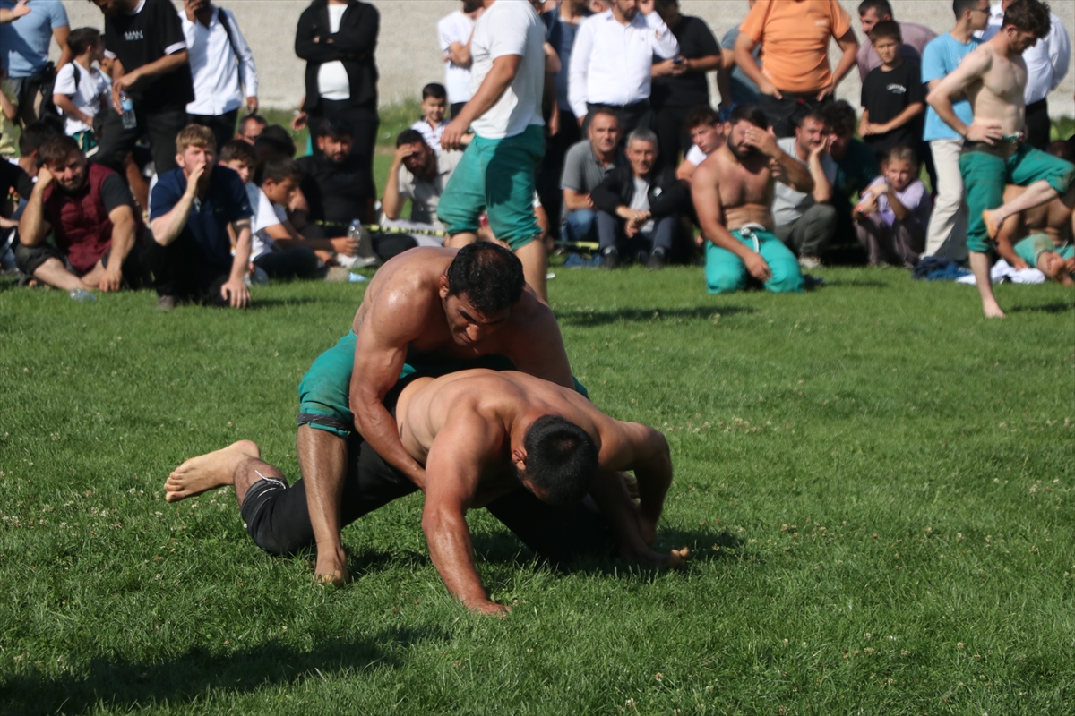 Erzurum'da düzenlenen 1. Karakucak Güreş Festivali sona erdi