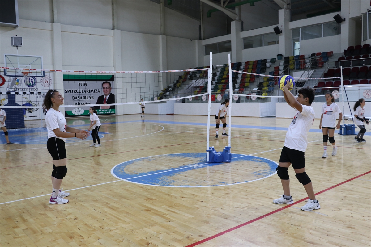 Fabrika Voleybol'un yeni okulu Kilis'te açıldı