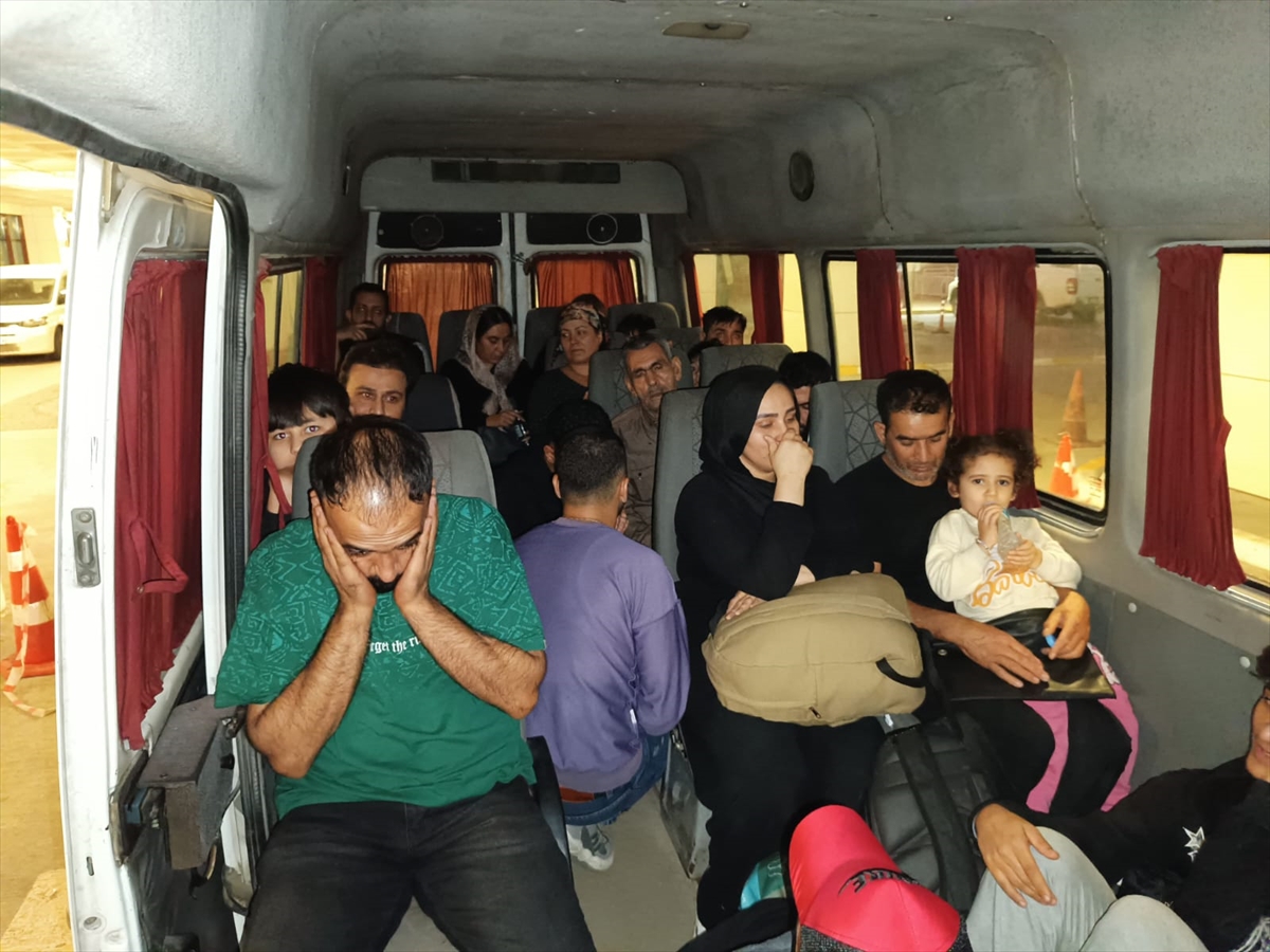 FETÖ şüphelileri düzensiz göçmenlerle Yunanistan'a kaçmaya hazırlanırken yakalandı