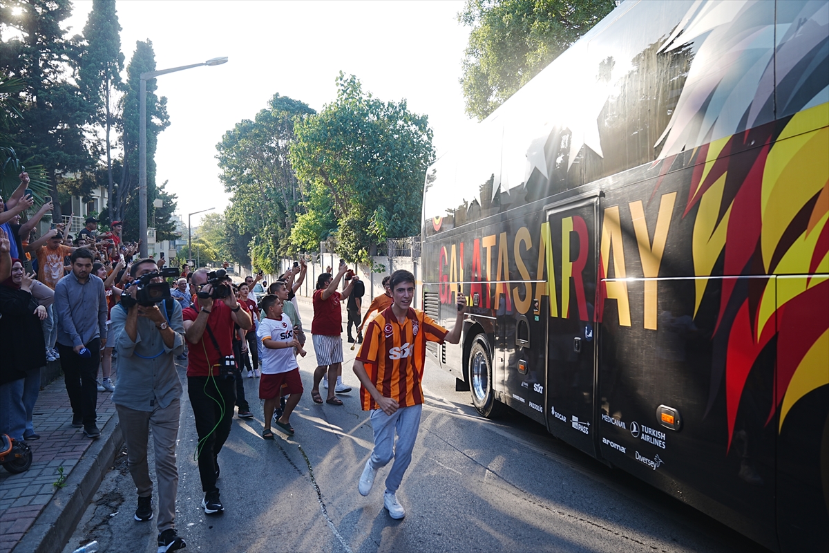 Galatasaray, Süper Kupa için Atatürk Olimpiyat Stadı'na hareket etti
