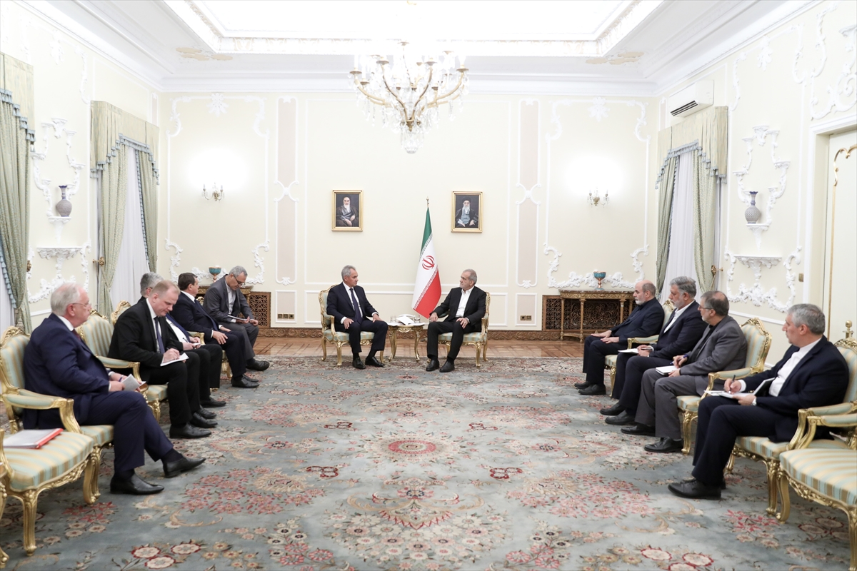 İran Cumhurbaşkanı ile Rusya Güvenlik Konseyi Sekreteri Tahran'da görüştü