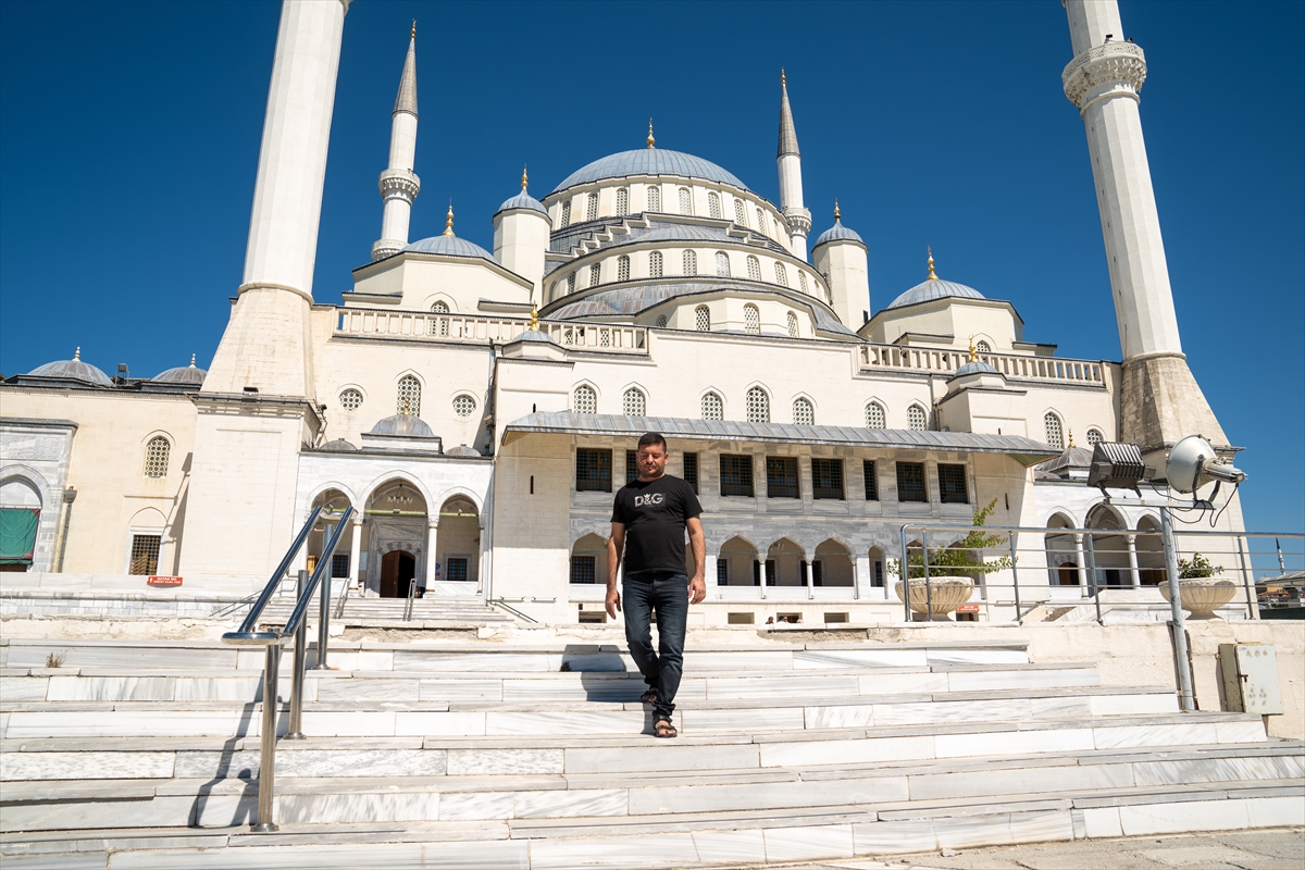 İsrail saldırılarında 16 yakınını kaybeden Gazzeli Baraka, 5 yaşındaki kızıyla Türkiye'ye sığındı