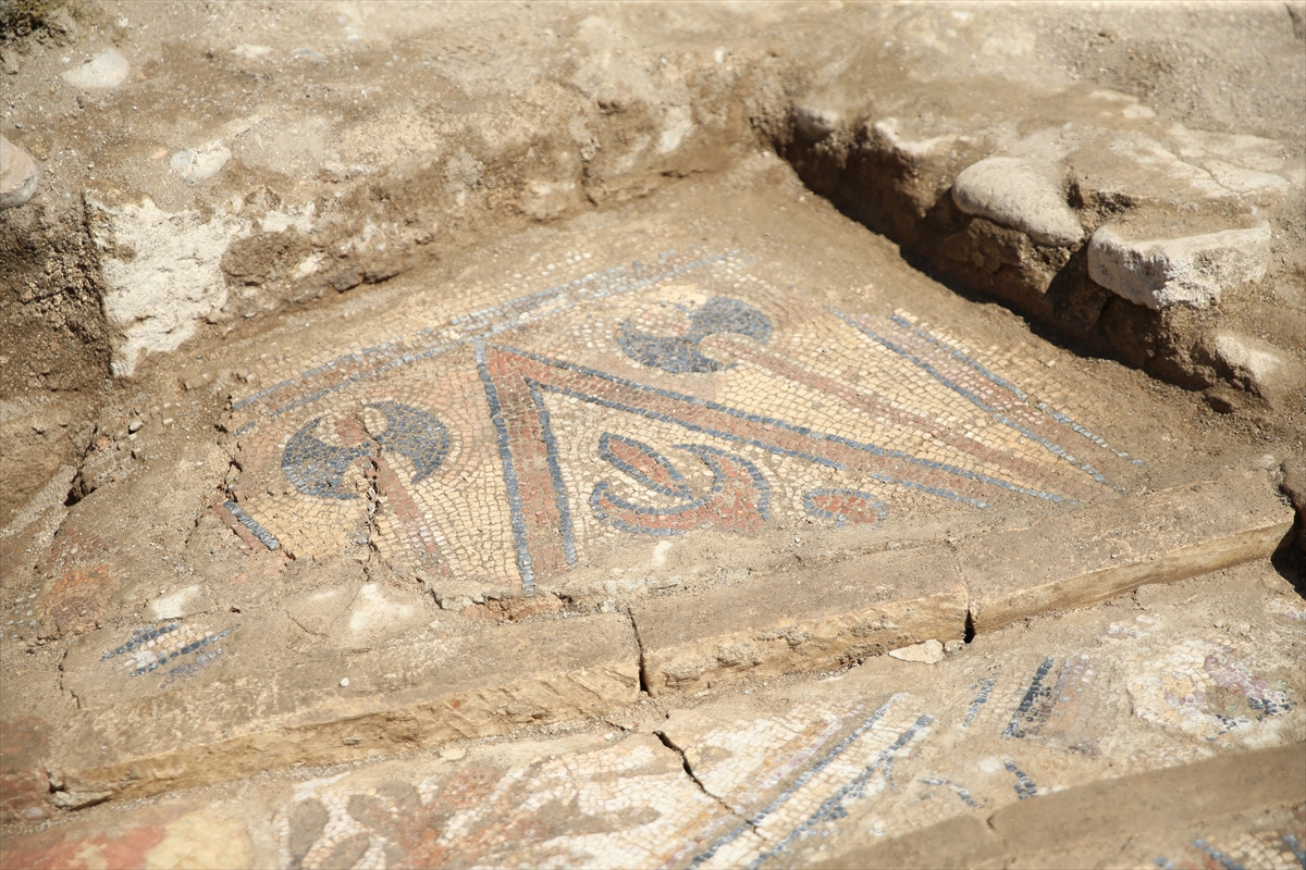 Kazı çalışmalarının yapıldığı Aziz Konstantin ve Helana Manastırı turizme kazandırılacak