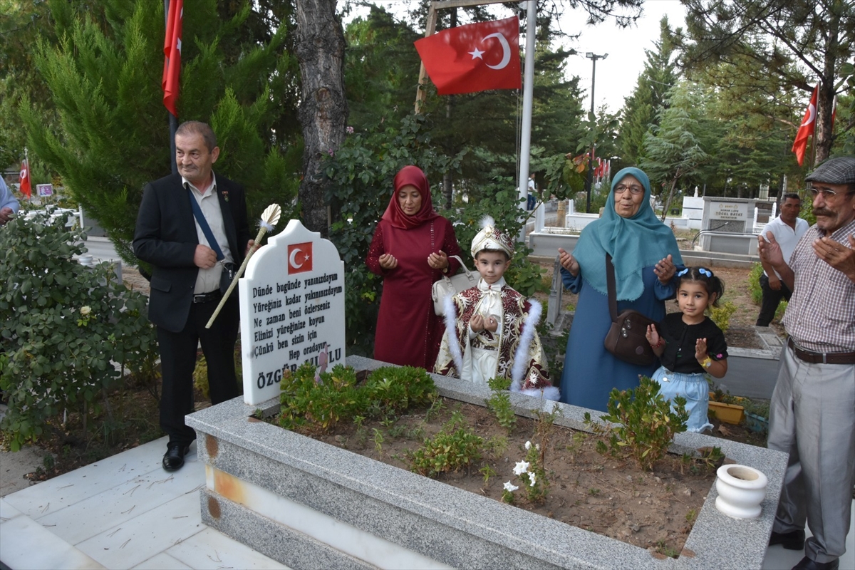 Kırıkkale Valisi Makas, makam aracını sünnet düğünü düzenlenen şehidin kardeşine tahsis etti