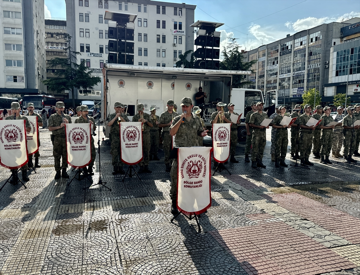 Samsun'da askeri bando konser verdi