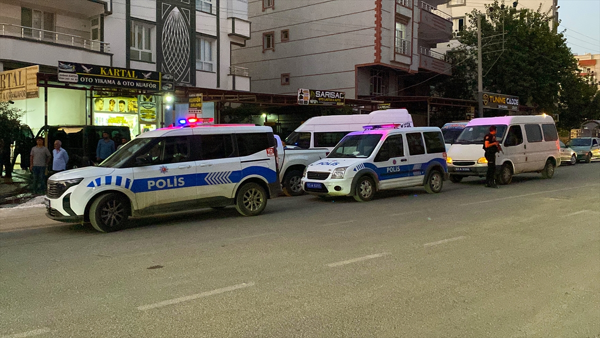 Şanlıurfa'da yol verme kavgasında 3 kişi yaralandı