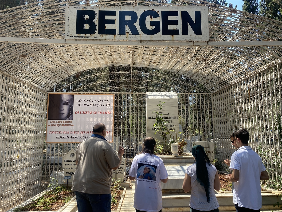 Şarkıcı Bergen, ölüm yıl dönümünde Mersin'deki mezarı başında anıldı