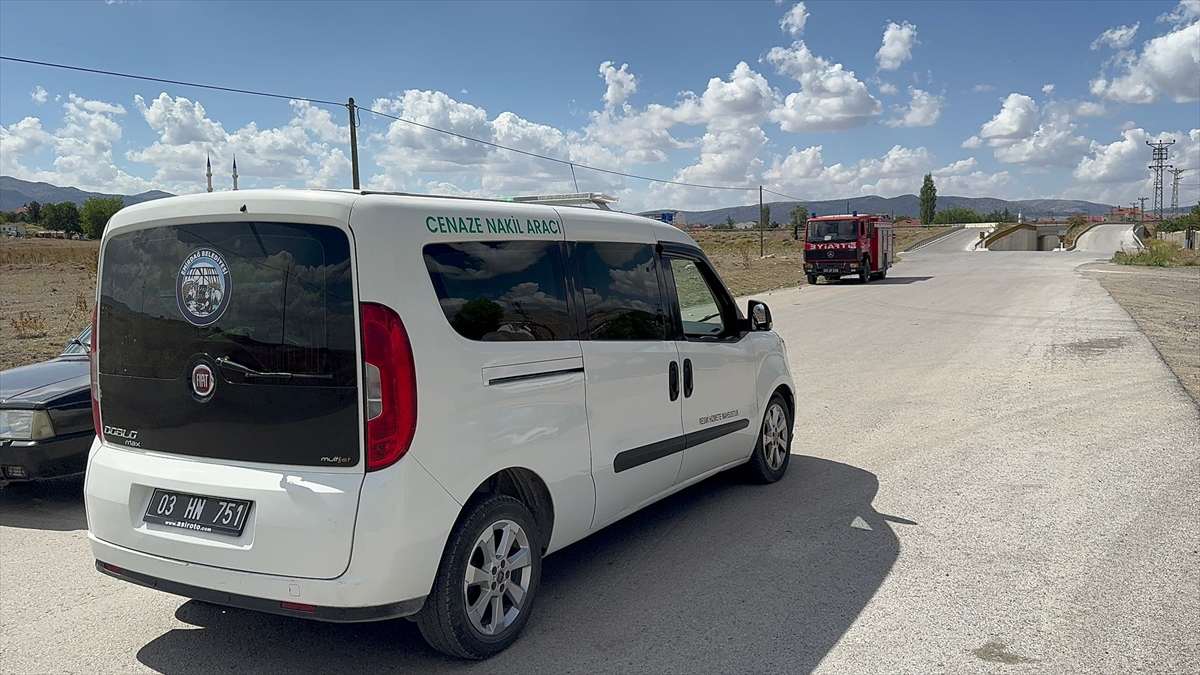 Afyonkarahisar'da bir kişi otomobilde başından vurulmuş halde ölü bulundu