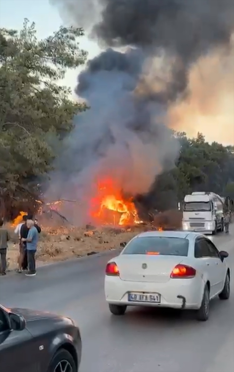 Bodrum'da otomobille motosiklet çarpıştı, 1 kişi öldü, 2 kişi yaralandı