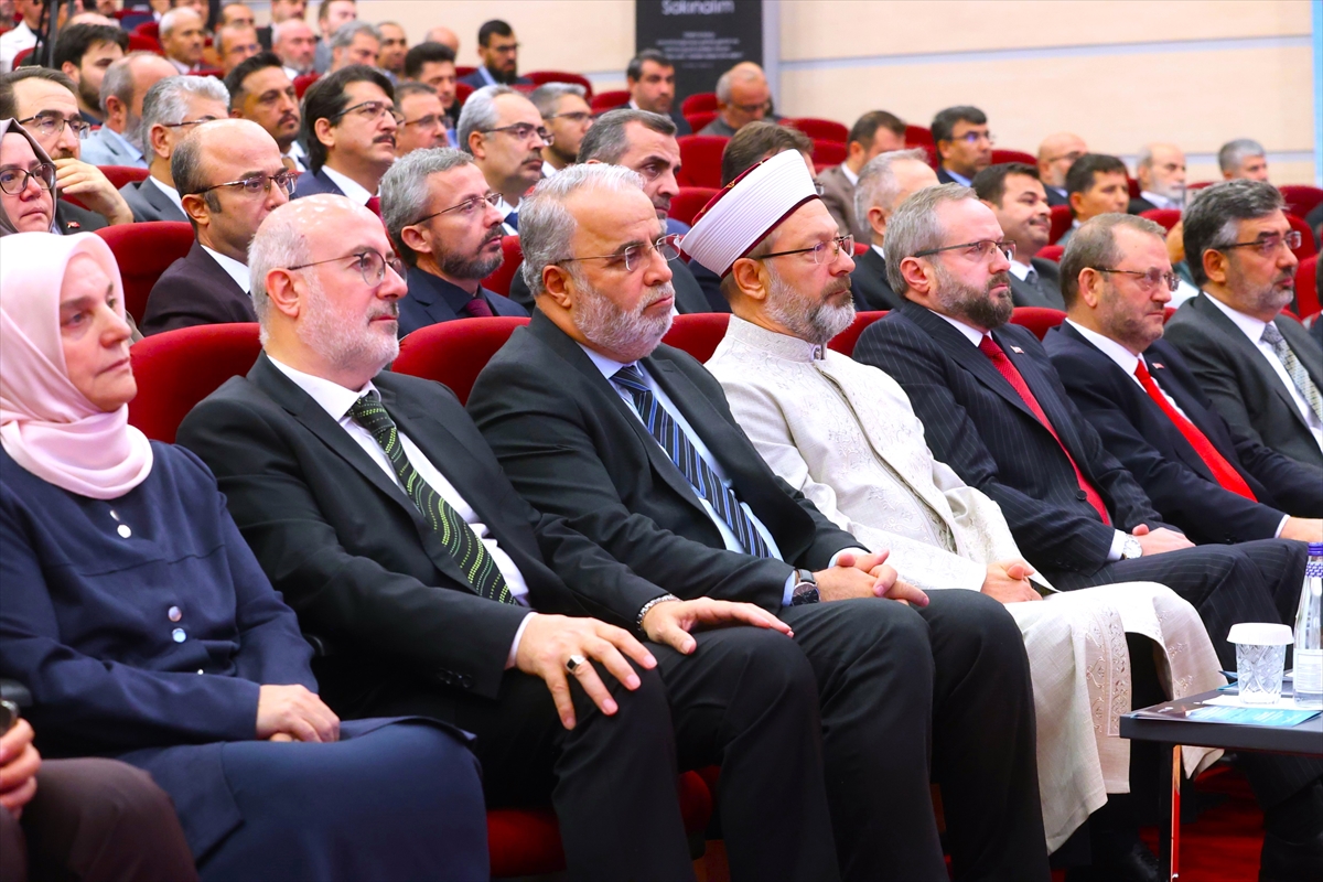 Diyanet İşleri Başkanı Erbaş, “Uluslararası Mevlid-i Nebi Sempozyumu” açılışında konuştu: