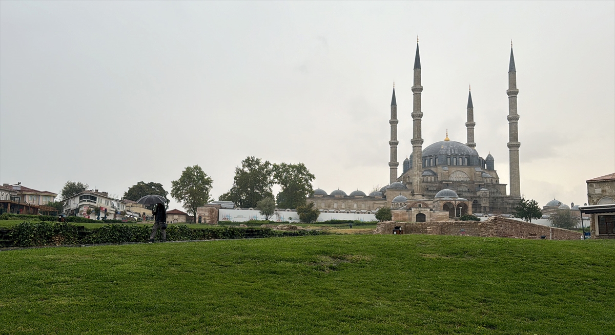 Edirne'de sağanak etkili oluyor