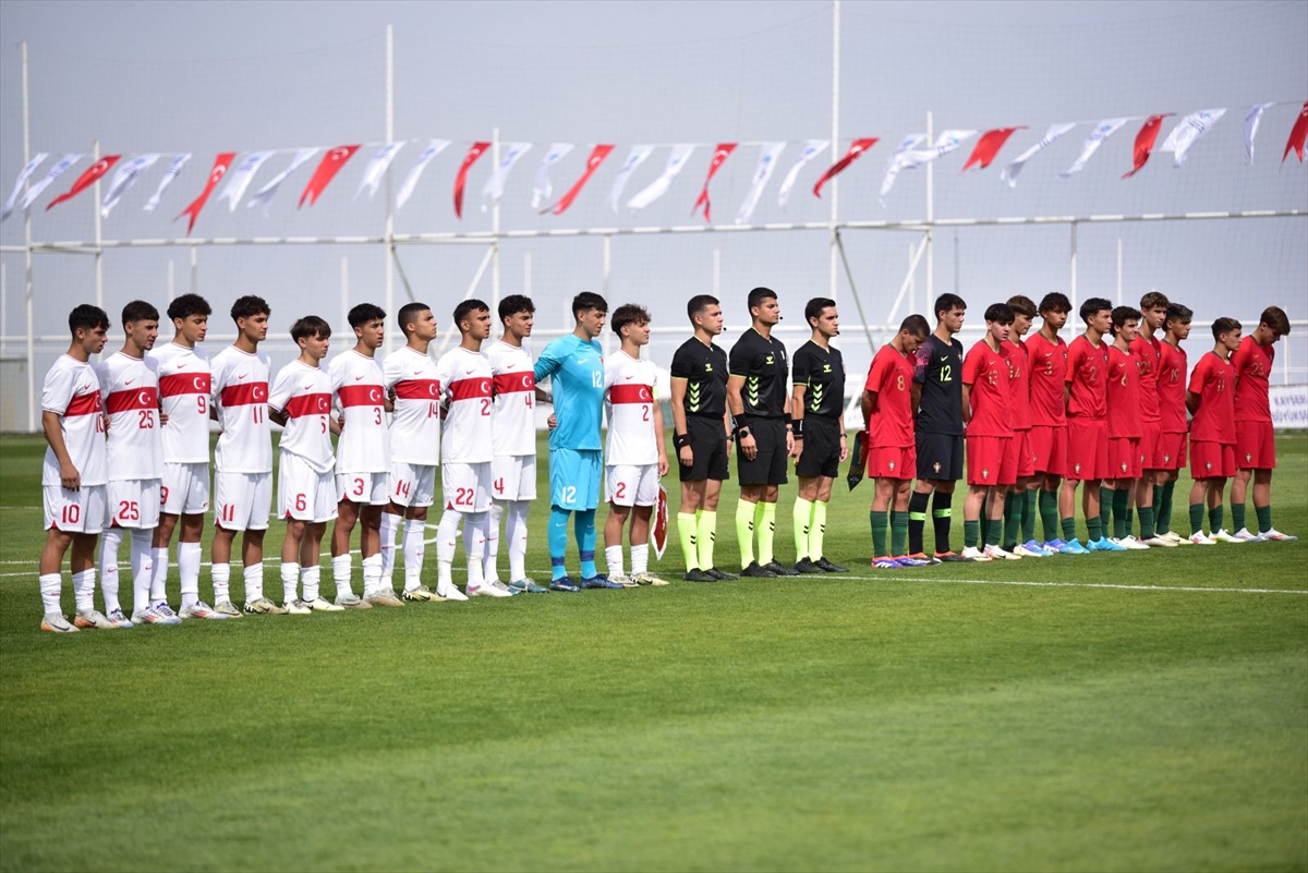 Erciyes Yüksek İrtifa Futbol Turnuvası'nı Türkiye şampiyon tamamladı