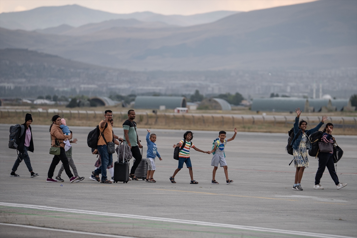 GÜNCELLEME 2 – Erzurum'a “zorunlu iniş yapan” yolcular Hindistan'dan gelen uçakla Frankfurt'a gitti