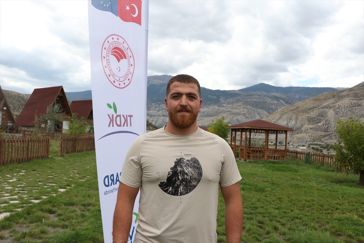 Erzurum'da düzenlenecek hava sporları festivali öncesi sporcular deneme uçuşu yaptı