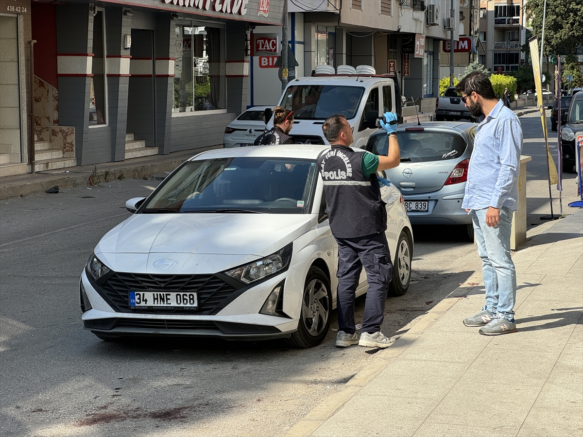 İzmir'de çıkan kavgada bıçaklanan kişi öldü