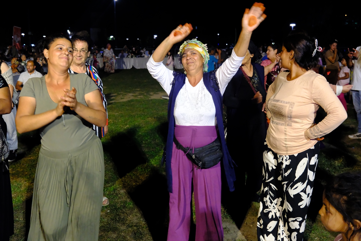 Kırklareli'nde valilik ve belediyenin sünnet ettirdiği çocuklar için şölen düzenlendi