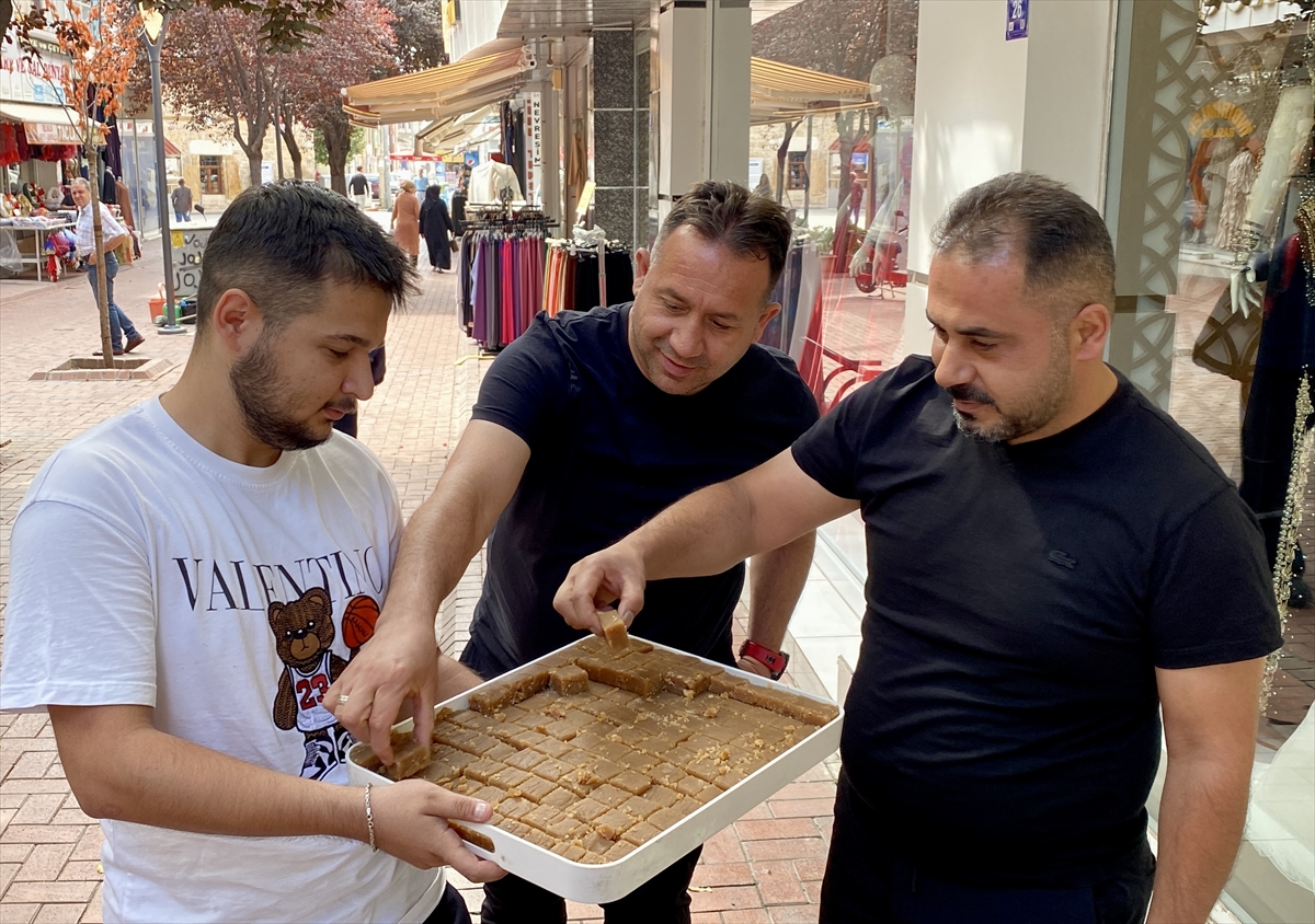 Kırşehir'de esnaf davul zurnayla Ahilik Haftası etkinliklerine davet edildi